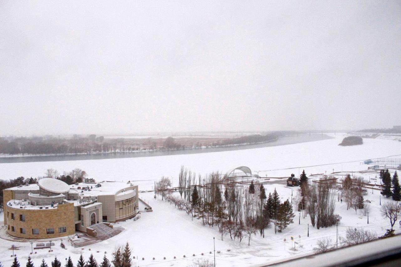 Гостиница Павлодар エクステリア 写真